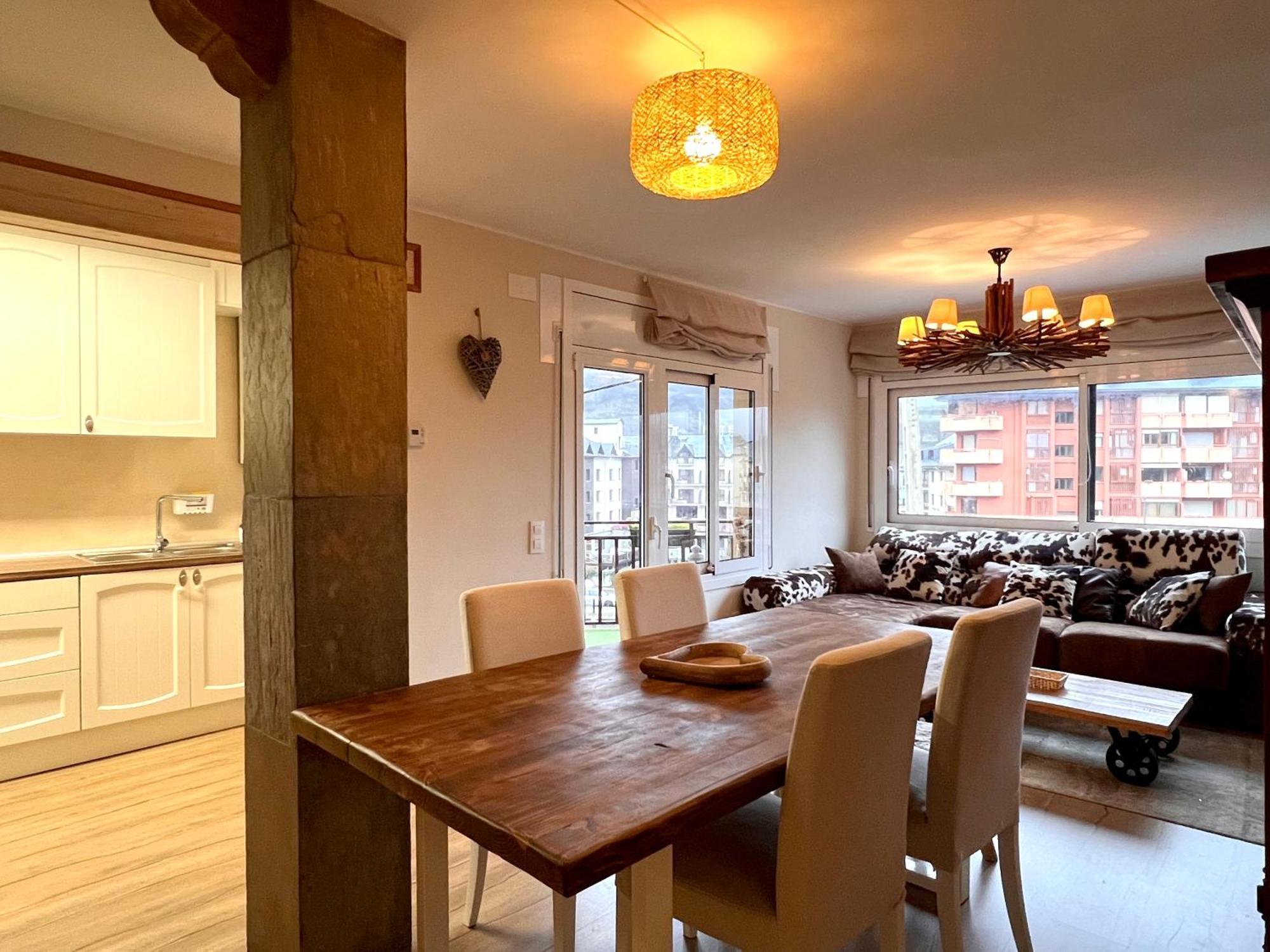 Apartament Les Vernedes - L'Amfitriona Sort Eksteriør bilde